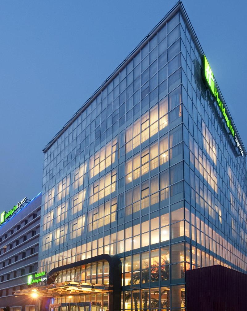 Holiday Inn Express Tianjin Airport By Ihg Bagian luar foto